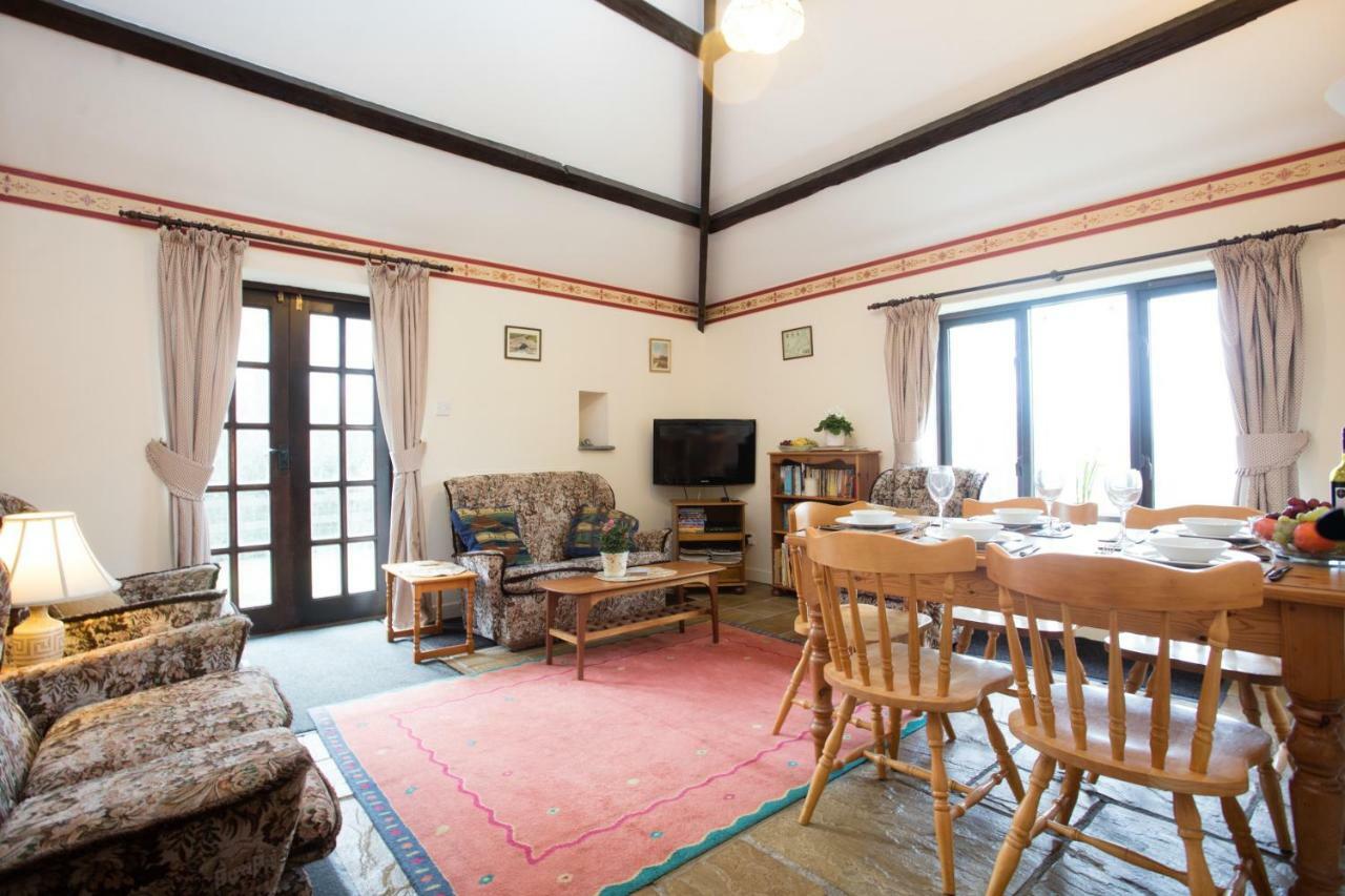 Sharlands Farm Holiday Cottages Бюд Екстериор снимка